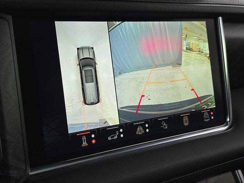 Used 2024 GMC Yukon Denali w/ Advanced Technology Package AWD/4WD image 32