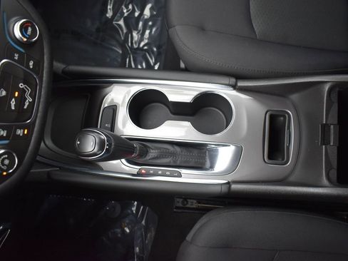 Used 2017 Chevrolet Malibu LT image 21