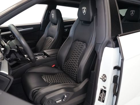 Used 2019 Lamborghini Urus AWD/4WD image 18