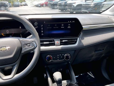 Used 2025 Chevrolet TrailBlazer LS w/ LS Convenience Package FWD image 7