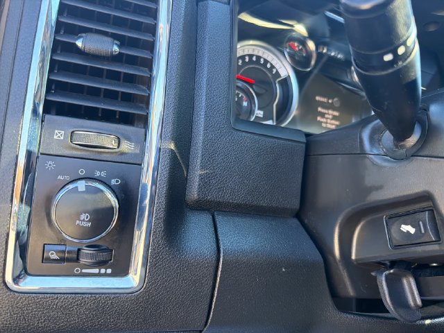 Used 2017 RAM 1500 Laramie w/ Convenience Group AWD/4WD image 19