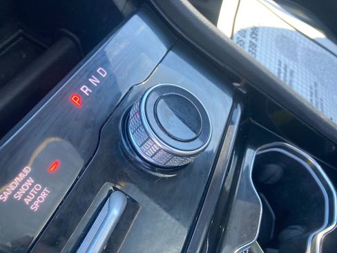 Used 2023 Jeep Grand Cherokee Limited image 31