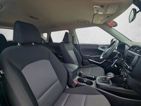 Used 2025 Kia Soul LX w/ LX Technology Package FWD image 18