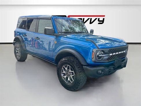 Used 2025 Ford Bronco Badlands image 1