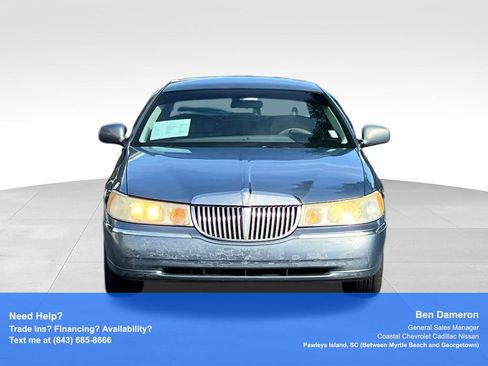 Used 1999 Lincoln Town Car Executive RWD image 2