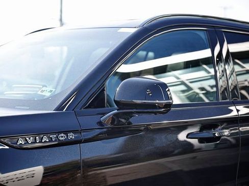 Used 2025 Lincoln Aviator Black Label w/ Jet Appearance Package image 12