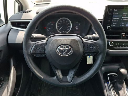 Used 2022 Toyota Corolla LE FWD image 19