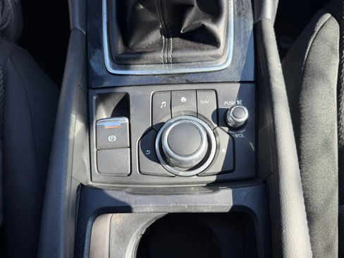 Used 2018 MAZDA MAZDA3 Sport FWD image 21