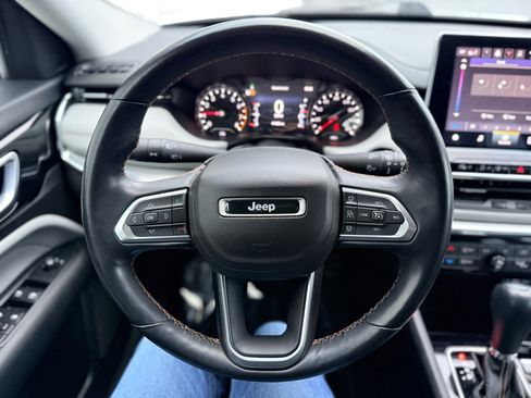 Used 2022 Jeep Compass Limited image 12