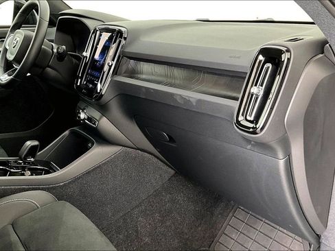 Used 2024 Volvo XC40 Recharge Ultimate w/ Protection Package Premier image 21