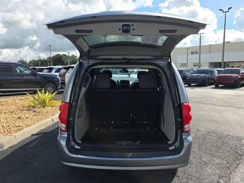 Used 2019 Dodge Grand Caravan SXT FWD image 20
