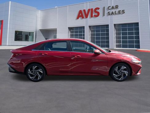 Used 2025 Hyundai Elantra SEL image 5