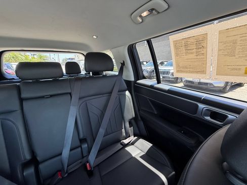 Used 2025 Hyundai Santa Fe SEL FWD image 40