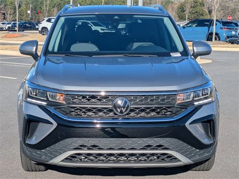 Certified 2023 Volkswagen Taos SE w/ Black Wheel Package image 9