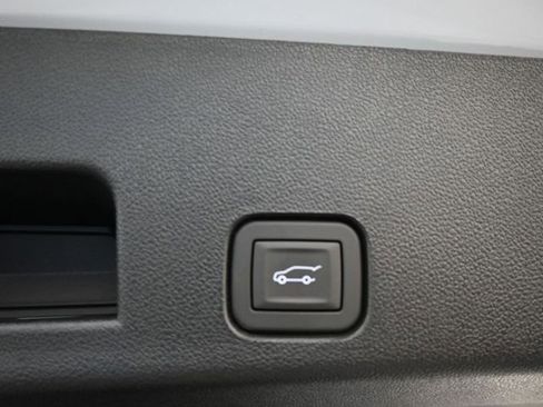 New 2026 Chevrolet Traverse RS w/ LPO, Floor Liner Package image 9