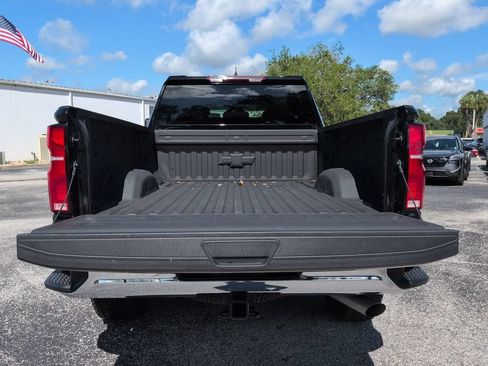 Used 2025 Chevrolet Silverado 2500 LTZ AWD/4WD image 13