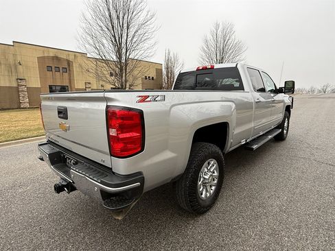Used 2018 Chevrolet Silverado 2500 LT w/ LT Convenience Package image 6