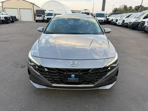 Used 2023 Hyundai Elantra Limited FWD image 11