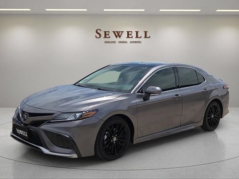 Used 2024 Toyota Camry XSE w/ Navigation Package FWD image 1