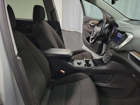Used 2020 GMC Terrain SLE FWD image 30