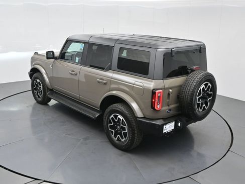 Used 2025 Ford Bronco Outer Banks image 59