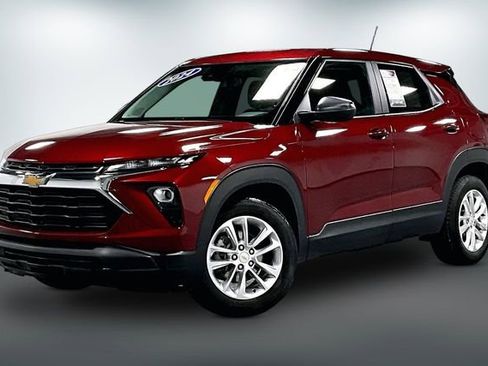 Used 2024 Chevrolet TrailBlazer LS w/ LS Convenience Package image 3