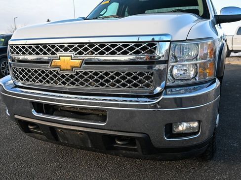 Used 2011 Chevrolet Silverado 2500 LT w/ Interior Plus Package image 11