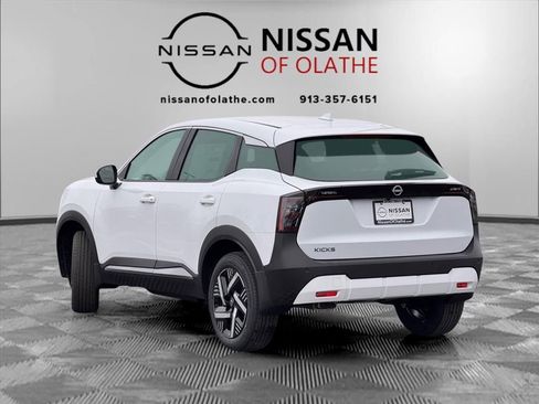 Certified 2025 Nissan Kicks SV w/ Illumination Package image 3