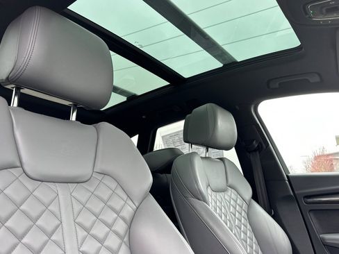 Used 2023 Audi SQ5 Premium Plus w/ Premium Plus Package image 18