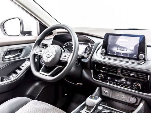 Used 2022 Nissan Rogue SV image 19