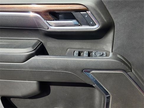 Used 2025 Chevrolet Silverado 1500 LT image 26