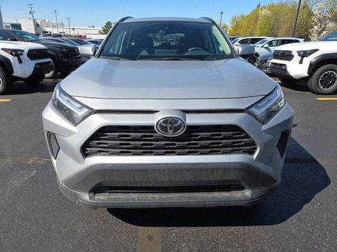 Used 2025 Toyota RAV4 XLE AWD/4WD image 2
