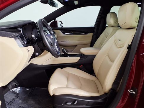 Used 2019 Cadillac XT5 FWD image 17