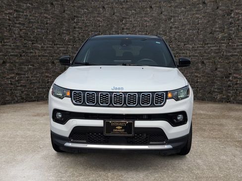 Used 2025 Jeep Compass Limited AWD/4WD image 4