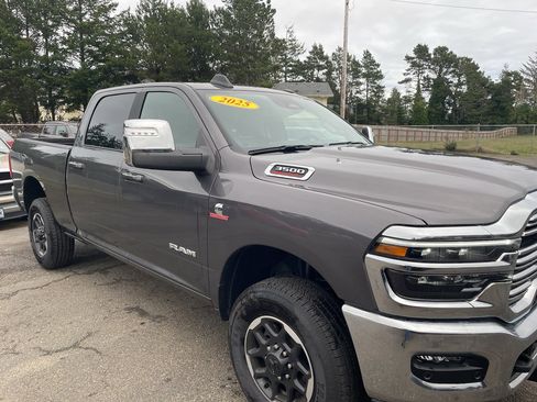 New 2025 RAM 3500 Laramie image 4