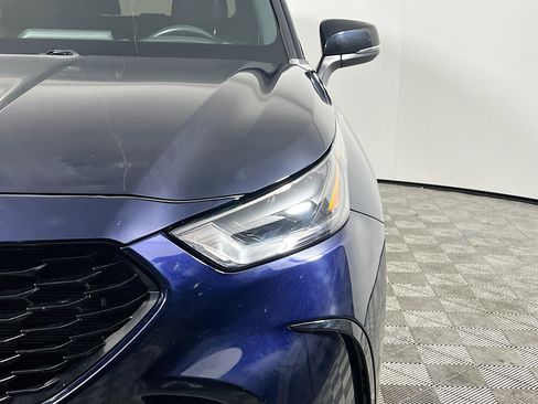 Used 2023 Toyota Highlander XSE image 12