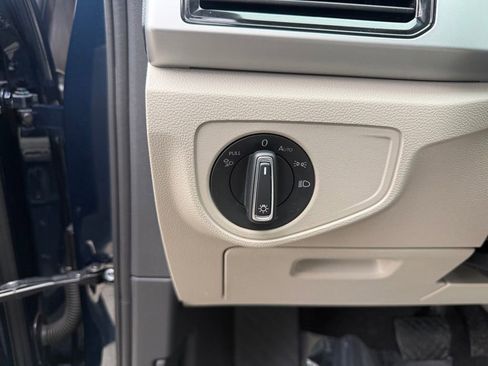 Used 2023 Volkswagen Atlas SE image 8