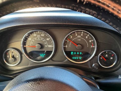 Used 2013 Jeep Wrangler Unlimited Rubicon w/ Dual Top Group image 23