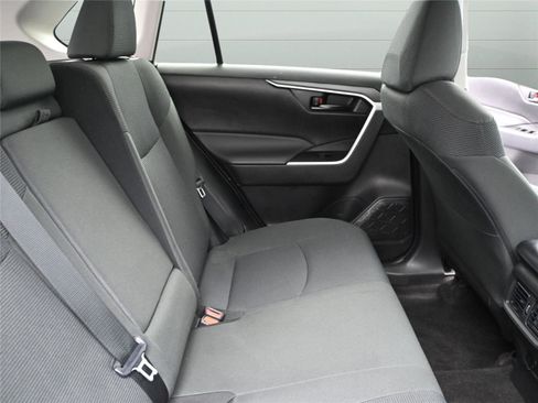 Used 2023 Toyota RAV4 LE image 21