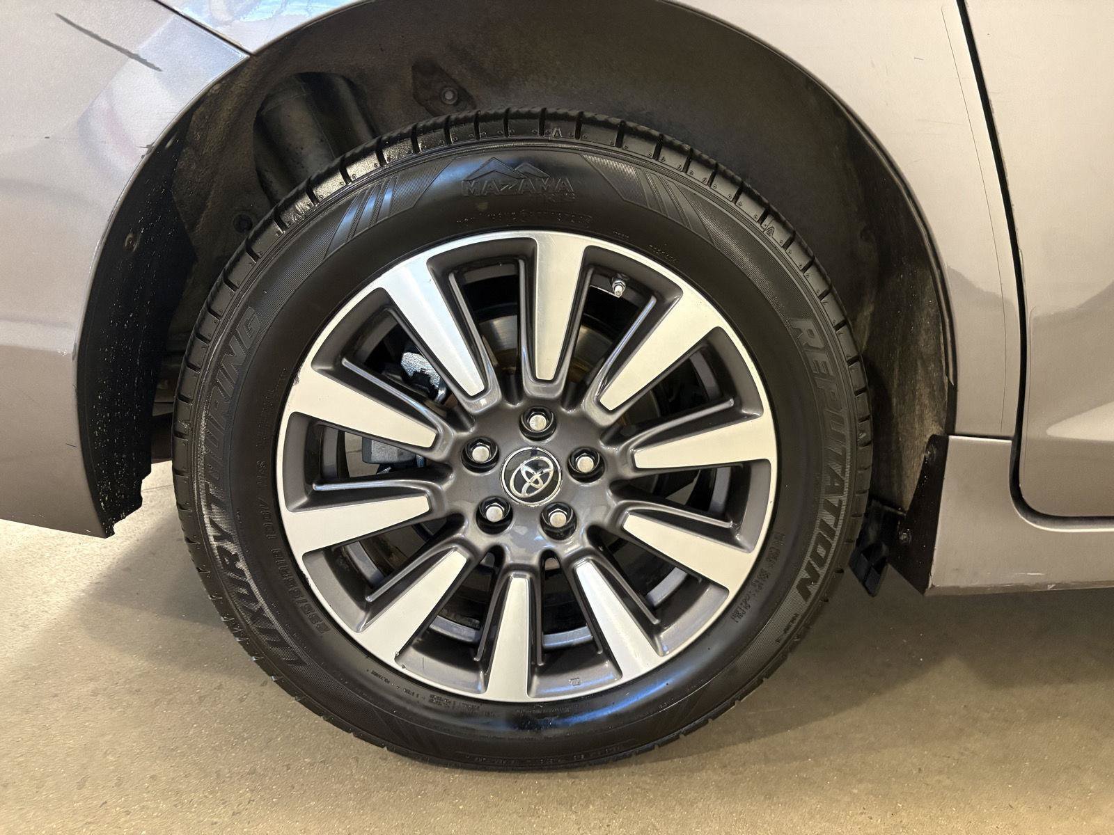 Used 2018 Toyota Sienna XLE Premium w/ Carpet Mat Package AWD/4WD image 54