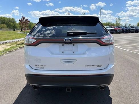 Used 2018 Ford Edge Titanium w/ Equipment Group 302A AWD/4WD image 7