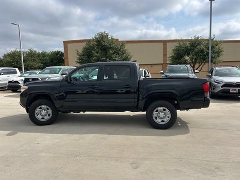 Used 2022 Toyota Tacoma SR AWD/4WD image 4