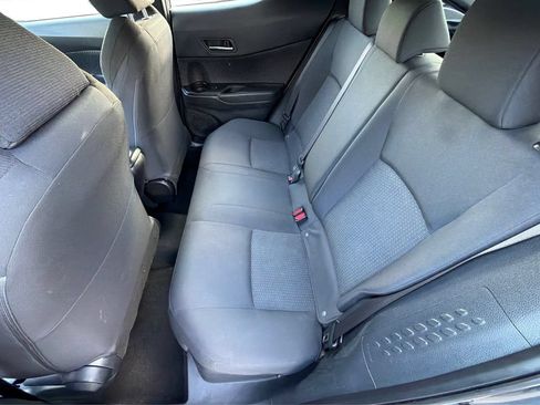 Used 2018 Toyota C-HR XLE FWD image 10