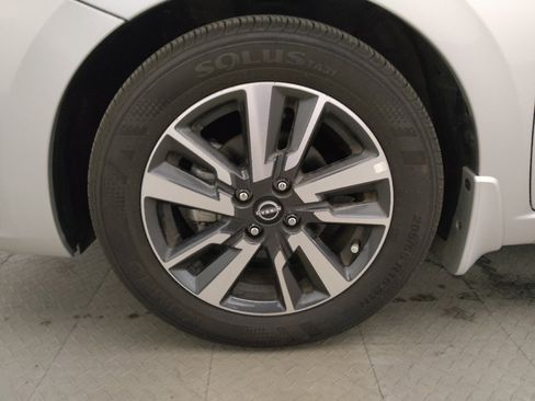 Used 2025 Nissan Versa SV w/ Trunk Package FWD image 31