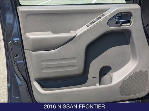 Used 2016 Nissan Frontier SV w/ SV Value Truck Package AWD/4WD image 11