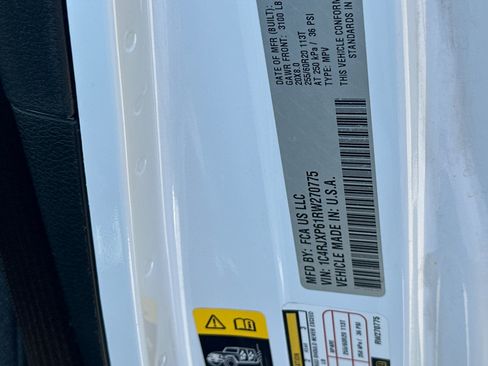 Certified 2024 Jeep Wrangler Unlimited Sahara AWD/4WD image 28