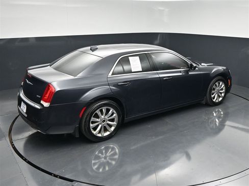Used 2017 Chrysler 300 Limited w/ Value Package AWD/4WD image 22