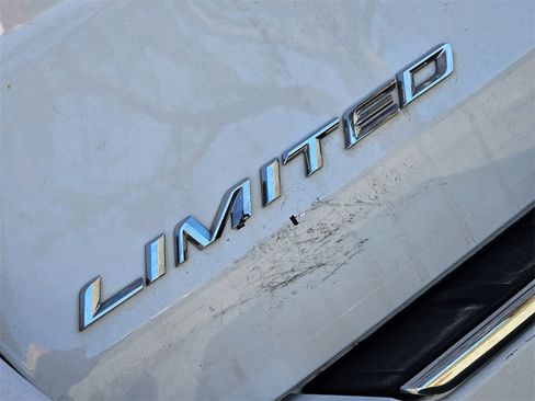 Used 2023 Ford Explorer Limited image 8