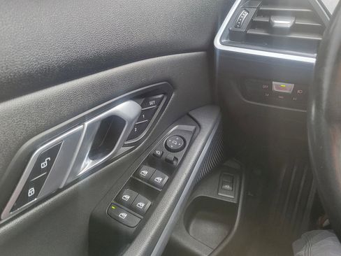 Used 2019 BMW 330i xDrive Sedan w/ Convenience Package image 21