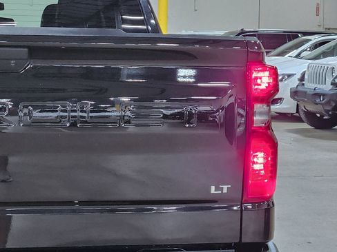 Used 2021 Chevrolet Silverado 1500 LT RWD image 22